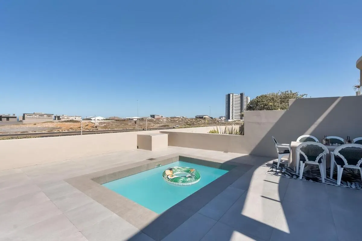 Elegant Beach Front Villa Bloubergstrand Sudafrica
