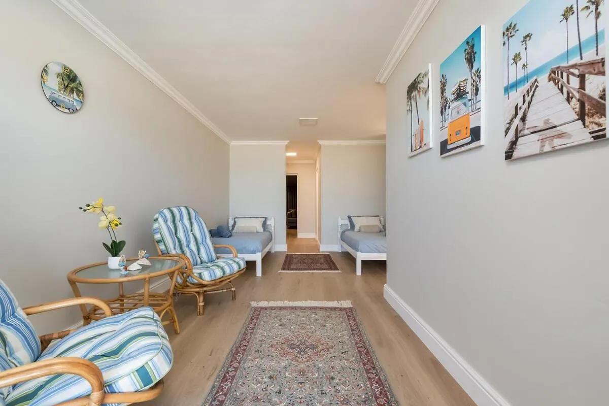 Elegant Beach Front Villa Bloubergstrand
