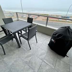 Apartment Luxurious 2-bedroom With A View!, Bloubergstrand