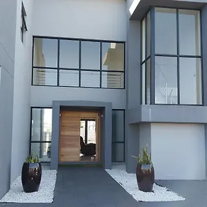 Guest house Lnd, Bloubergstrand