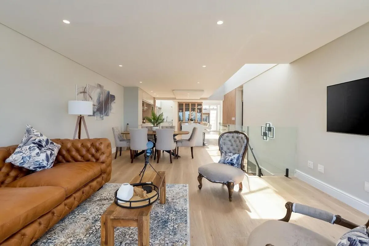 Elegant Beach Front Villa Bloubergstrand South Africa