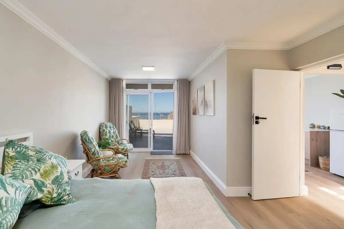 Elegant Beach Front Villa Bloubergstrand South Africa