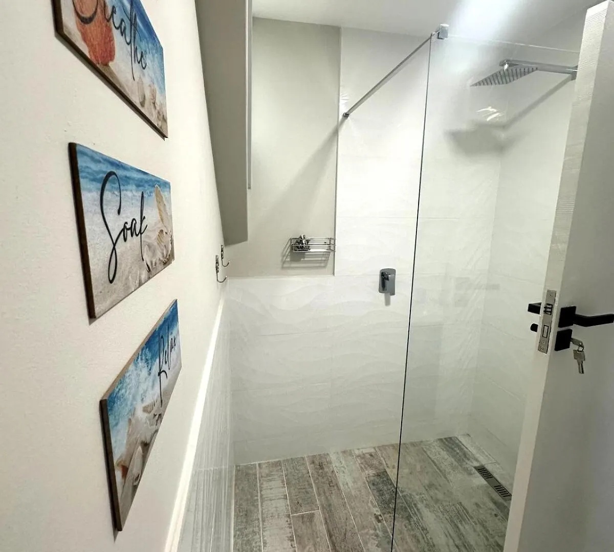 Elegant Beach Front Villa Bloubergstrand